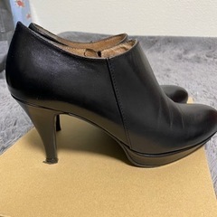 Marian スピック＆スパン ブーティ RANDA 黒 パンプスの画像