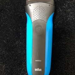ブラウン メンズ電気シェーバー シリーズ3 301s 3枚刃 水洗い/お風呂剃り可　充電器新品の画像