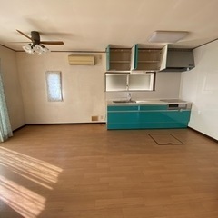 家賃　円　駐車場付き戸建 − 埼玉県