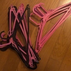 無料　プラスチックハンガー３０本