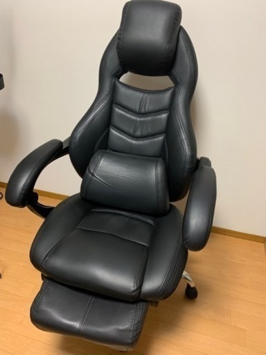 エグゼクティブオフィスチェア　リクライニング　フットレスト搭載
