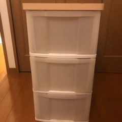 無料　プラスチック棚　3段　シングル