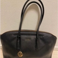 FURLA  A4収納可能バッグ