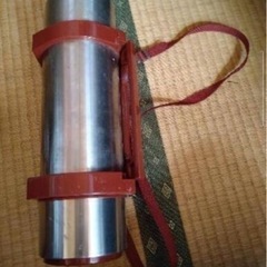 象印の大きな魔法瓶、水筒   