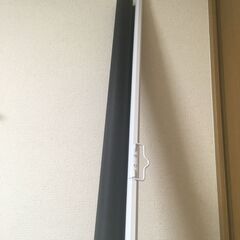 プロジェクター用100インチスクリーンの画像