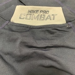 NIKE プロコンバット長袖シャツの画像