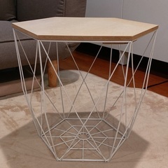 ワイヤーテーブルの画像