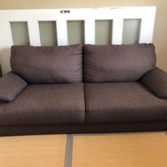 ニトリの三人掛けソファの画像