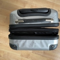 スーツケースの画像