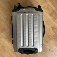 スーツケースの画像