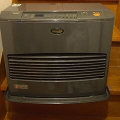 シャープ　石油ファンヒーター12畳