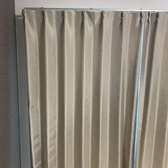 ニトリ　リュクス　カーテン　ベージュの画像