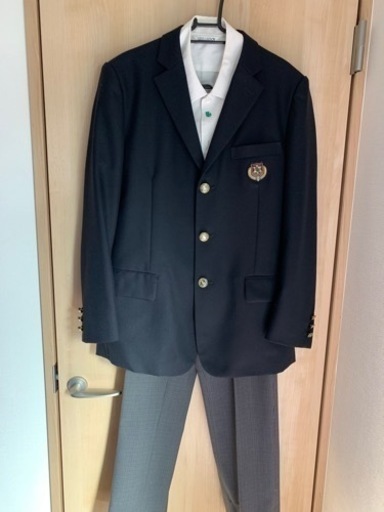 八尾翠翔の制服