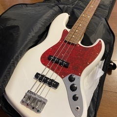 フェンダーのジャズベース　新品の画像