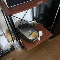 電子レンジなど置けるラック！　値下げの画像