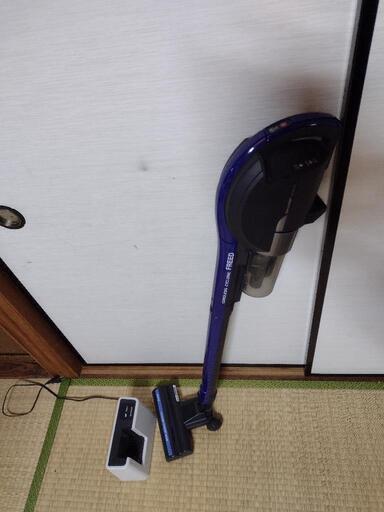 HITACHI　充電式コードレス掃除機