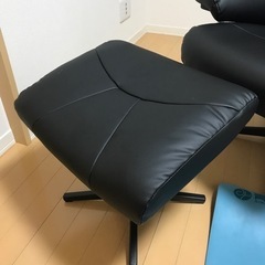 3/10or11の午前中引取のみ。ニトリの1人用ソファチェア+足置きの画像