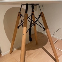 ダイニングテーブルの画像