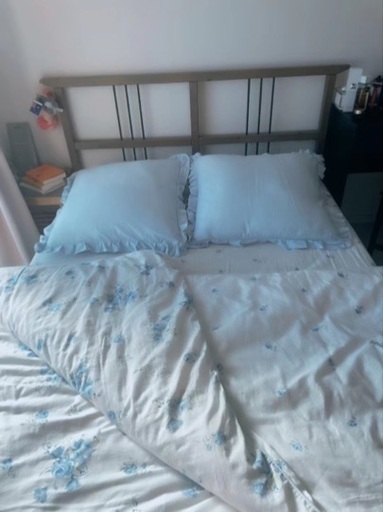 ダブルベッド(マットレス付き)　IKEA