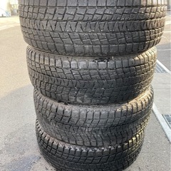 ブリヂストンスタッドレスタイヤ215/60R17 溝8ミリ前後