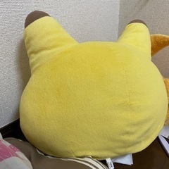 タヌキとキツネの画像