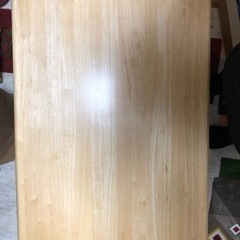 子供が以前、下宿で使っていた折り畳みテーブルです、もう使わないの...