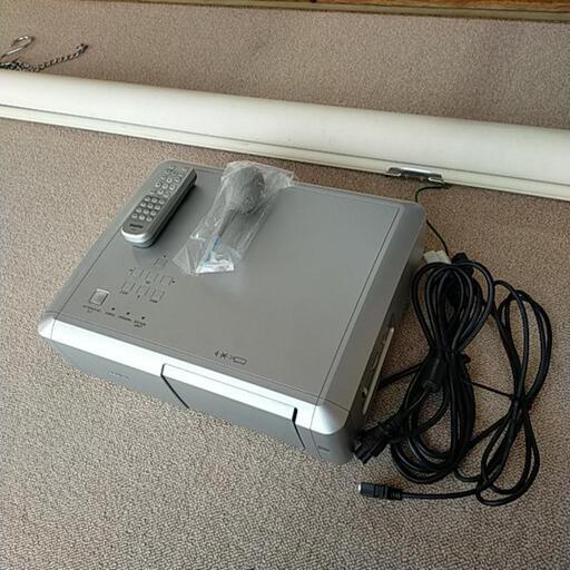 SANYO　Z5プロジェクター＆スクリーンセット！お値下げしました!