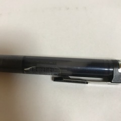 赤のボールペン1本＋シャープペンシル4本の画像