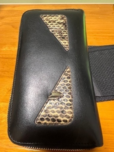 土日限定値下げ中！フェンディ　モンスター　長財布