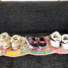 【お譲り先決定】ベビーシューズ　3点セットの画像