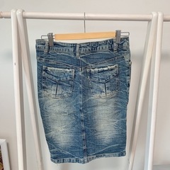 デニムタイトスカート500円の画像