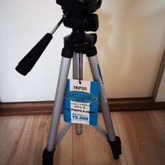 カメラ•ビデオ専用コンパクト四段三脚/ 一眼レフカメラ用カバンの画像