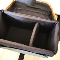 カメラ•ビデオ専用コンパクト四段三脚/ 一眼レフカメラ用カバンの画像