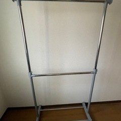 【3月10日までの限定】衣類掛けラック 0円