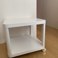 【取引中】IKEA テーブル の画像