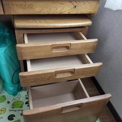 高級木製学習机の画像