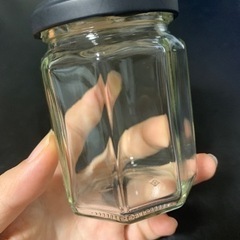 【売り尽くしセール】8角形のガラスの小瓶の画像