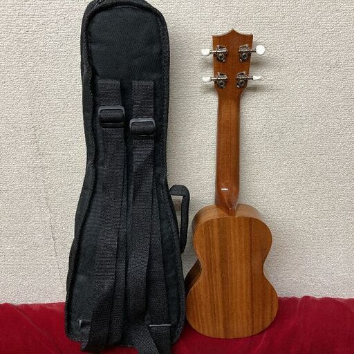 美品◆ウクレレ ソプラノ◆FAMOUS UKULELE FS-5G◆こちらまで取りに来て頂ける方♪