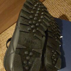 Reebokスニーカー黒24.5の画像