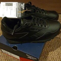 Reebokスニーカー黒24.5の画像