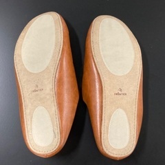 ルームシューズ　スリッパ　グッドデザイン賞　レザー調の画像