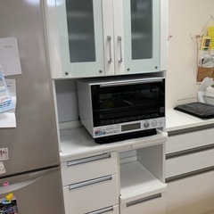 【譲渡決定しました。ご検討頂きありがとうございました】食器棚　白