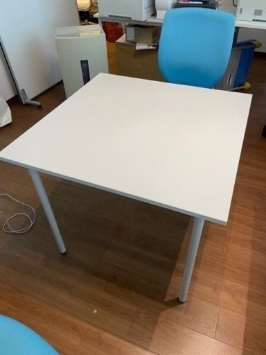 シンプルホワイトテーブル小
