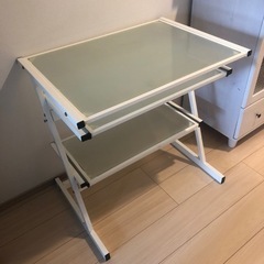 ガラステーブル　