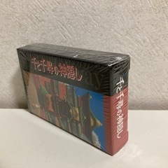 ●売り切れ●新品未使用 シュリンク付き 千と千尋の神隠し 予約特典 ハクのおにぎり フィギュア トランプの画像