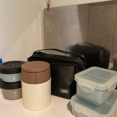 弁当用食器の画像
