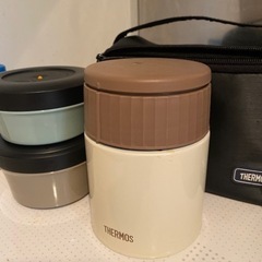 弁当用食器の画像