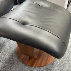 Stressless(ストレスレス)リクライニングチェアとオットマン