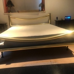 イタリア製ベッドクイーンサイズ
