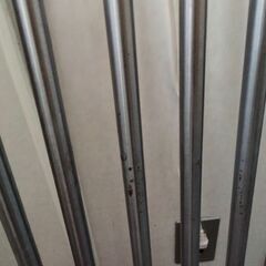 金属製突っ張り棒(ネジ4つ)